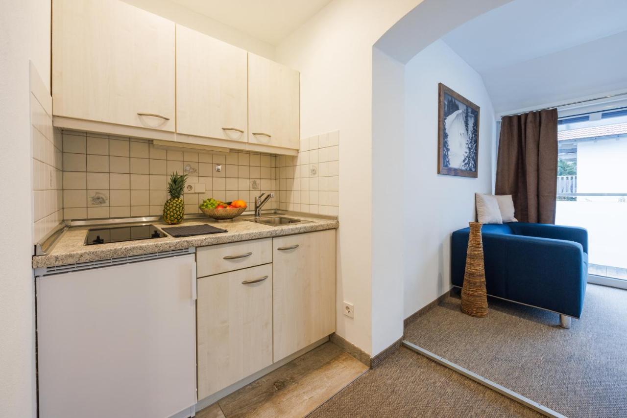 ルーポルディングHaus Dippel Am Kurpark Inklusive Chiemgaukarteアパートメント エクステリア 写真
