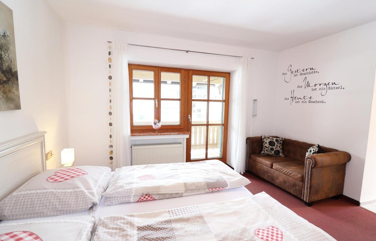 ルーポルディングHaus Dippel Am Kurpark Inklusive Chiemgaukarteアパートメント エクステリア 写真